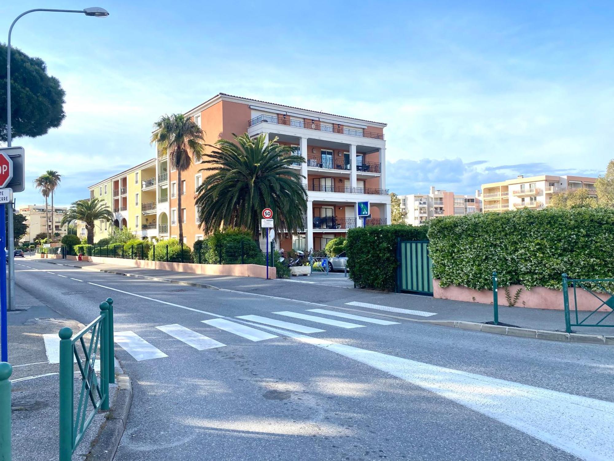 Résidence 4 etoiles Port Marine Sainte-Maxime Esterno foto